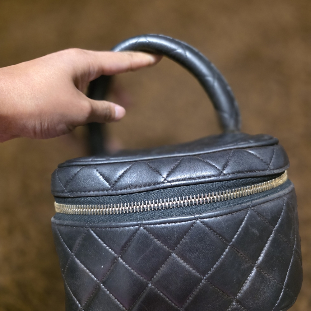 Chanel Black Quilted Mini Bag with Gold Accents - Picture 4 of 14
